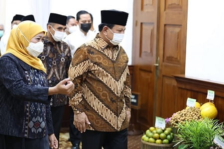 Kunjungi Ulama di Jawa Timur, Prabowo dan Khofifah Bertemu