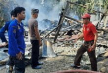 Satu Rumah Panggung Ludes Terbakar, Penyebab Diduga Arus Pendek