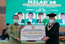 Milad ke-68 Tahun UMI, Gubernur Andi Sudirman Serahkan Bantuan Hibah Senilai Rp1 Miliar