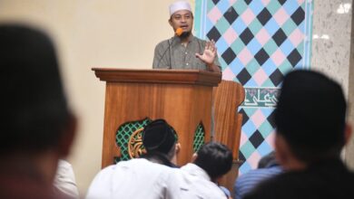 Gubernur Andi Sudirman Salat Subuh Berjamaah Bersama Warga Bantaeng di Masjid Raya
