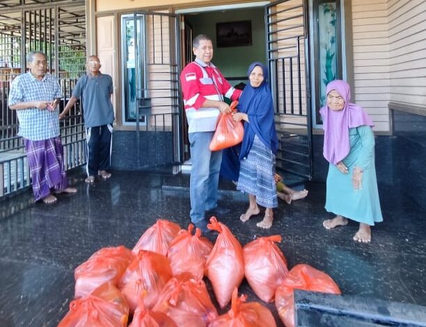Sebagai Bentuk Komitmen, PT CLM Kembali Salurkan Bantuan untuk Warga Miskin