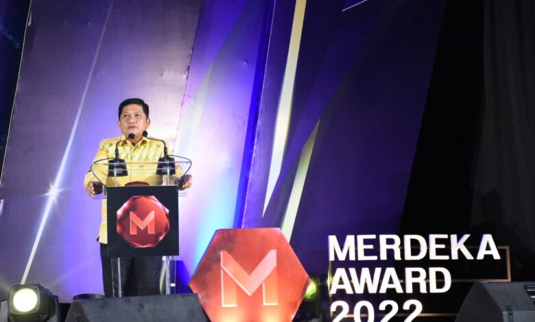 Gubernur Andi Sudirman dapat Penghargaan “Merdeka Award” dalam Peningkatan UMKM Sulsel