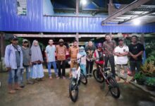 Gubernur Sulsel Kirim Sepeda dan Tim Tinjau Jalan Anak SD yang Viral Bawa Parang