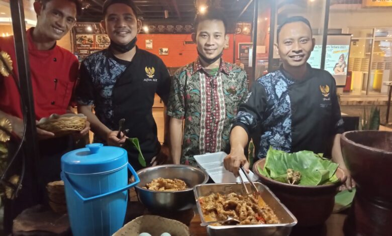 Hotel Arbor Makassar Hadirkan Jajanan Angkringan Khas Nusantara