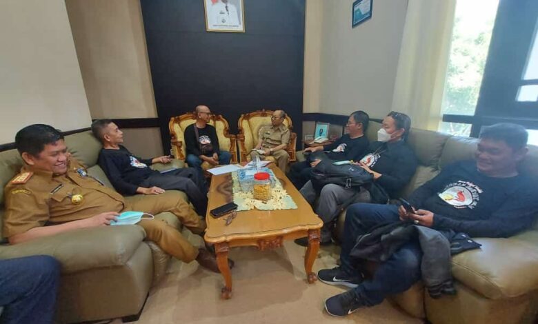Wakili Gubernur, Asisten III Terima Audiensi Manajemen Pedoman Rakyat