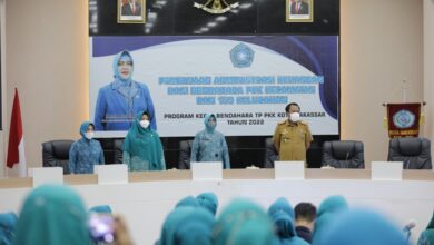 TP PKK Kota Makassar Beri Pembinaan Administrasi Keuangan