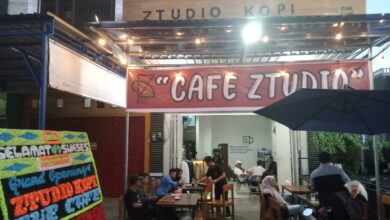 Ztudio Kopi, Cafe Pertama di Makassar yang Gunakan Meja Seni Custom