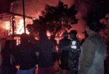 Dua Rumah Panggung Terbakar di Enrekang, BPBD Sulsel Tanggap Cepat Salurkan Buffer Stock