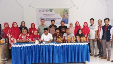 PKM di Maros, Fakultas Ekonomi UIT Makassar Dorong Pemberdayaan Perempuan Untuk Kesejahteran Masyarakat