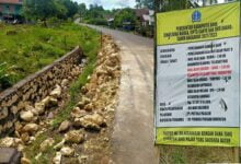 Warga Otting Protes Pekerjaan Talut Jalan di Kecamatan Tellu Siattinge