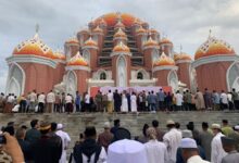 Warga Padati Salat Idul Adha di Masjid Kubah 99 Asmaul Husna