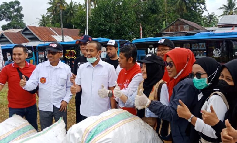 Jalan Santai Anti Mager IKA UNHAS Kumpulkan 125 KG Sampah