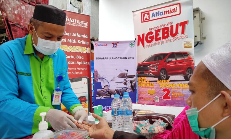 Semarak HUT ke-15, Alfamidi Laksanakan Berbagai CSR Ada Pemeriksaan Kesehatan Gratis di 15 Titik!