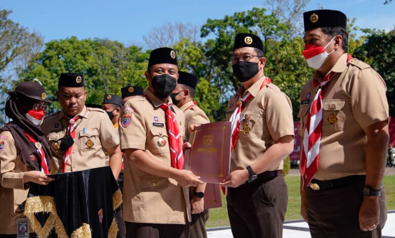 Wabup Edy Manaf Terima Pancawarsa di Acara Pelepasan Jambore Nasional