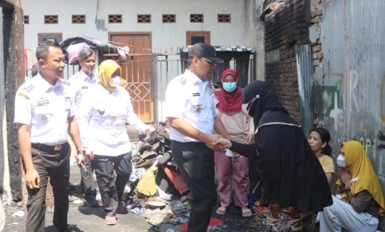 Kunjungi Korban Kebakaran di Tallo, Danny Pomanto Berikan Bantuan Logistik