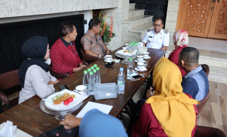 Dukung Lorong Wisata, TAN SMKN I Makassar Gelar Senam Longwis Massal