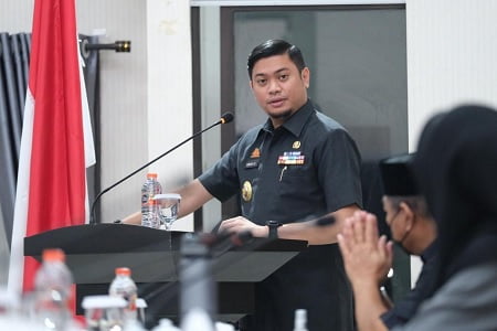 Bupati Adnan Serahkan Ranperda APBD Perubahan ke DPRD Gowa