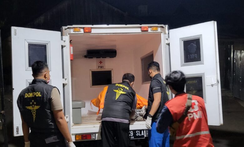Jasad Pria Mengapung Hebohkan Warga Tante Rilau Barru