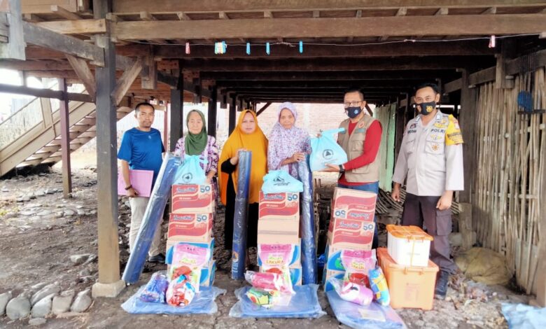 Pemprov Sulsel Salurkan Bantuan Logistik Korban Bencana Angin Puting Beliung di Takalar