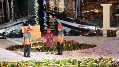 Pakai Tanah Liat, Zainal Beta Tampilkan Lukisan Perahu Pinisi di Panggung Makassar F8
