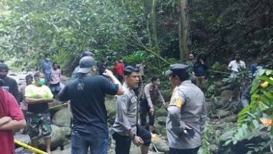 Laporan Warga, Polres Bantaeng Bergerak Evakuasi Mayat di Sungai Biangloe