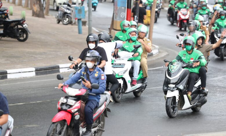 Ojol Day, Danny Imbau Warga Gunakan Transportasi Publik
