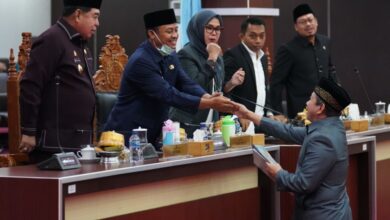 Disetujui, Gubernur Bersama DPRD Sulsel Teken Perda APBD Perubahan TA 2022