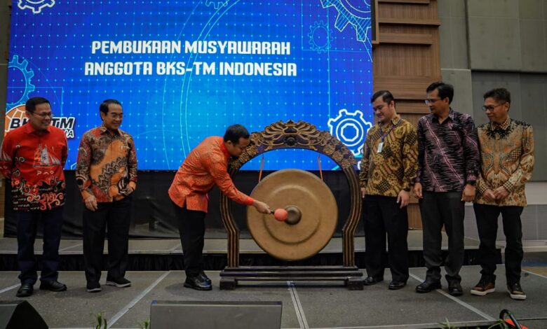 Gubernur Andi Sudirman Buka Musyawarah Badan Kerjasama Teknik Mesin