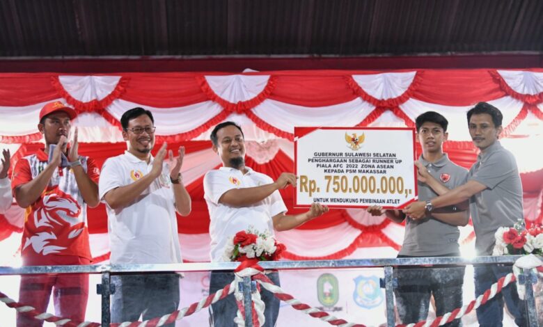 Gubernur Andi Sudirman Berikan Bonus PSM Makassar Rp750 Juta