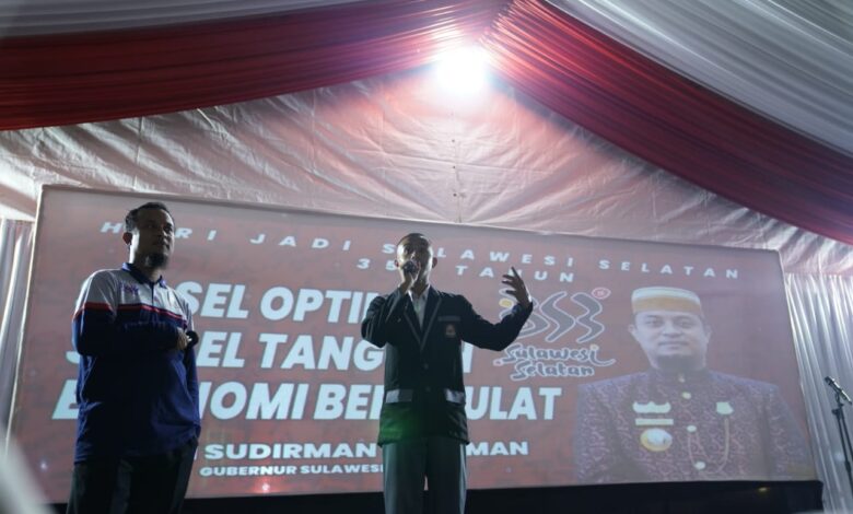 353 Tahun Sulsel, Andi Sudirman Serahkan Santunan dan Beasiswa SD Hingga Perguruan Tinggi Bagi Anak Non-ASN Penyapu Jalan