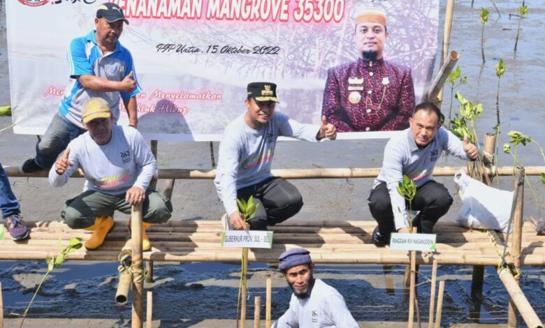 Gubernur Andi Sudirman Bersama Pelajar dan Masyarakat Tanam Mangrove 35.300 Batang