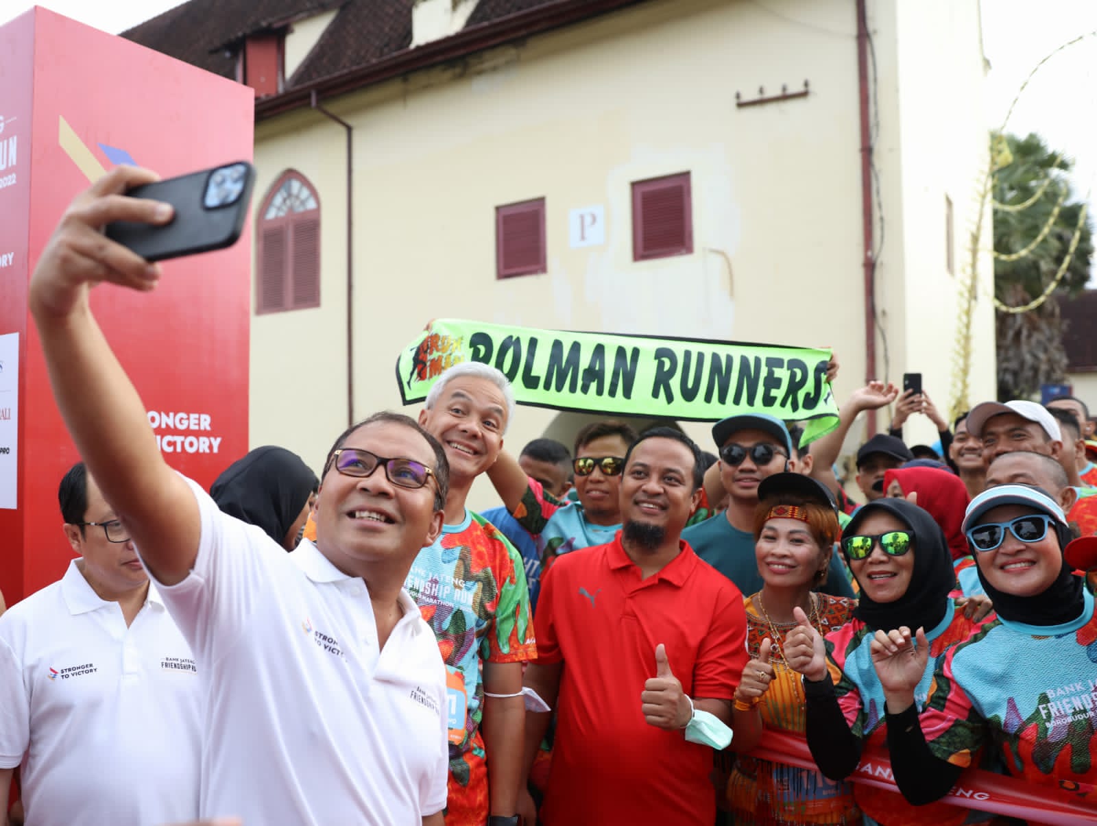 Bersama Ganjar Pranowo, Danny Semangati Ratusan Pelari Bank Jateng Friendship Run