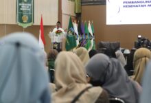 Motivasi Ratusan Mahasiswa FKM UMI, Rudianto Lallo: Nilai Akademik Harus Ditunjang Skill dan Jaringan