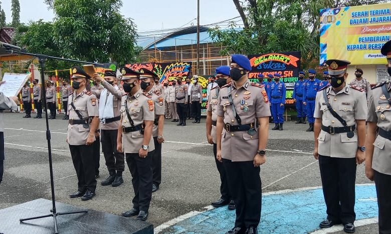 Kapolres Pangkep Beri Penghargaan Empat Polisi Pengungkap Illegal Fishing