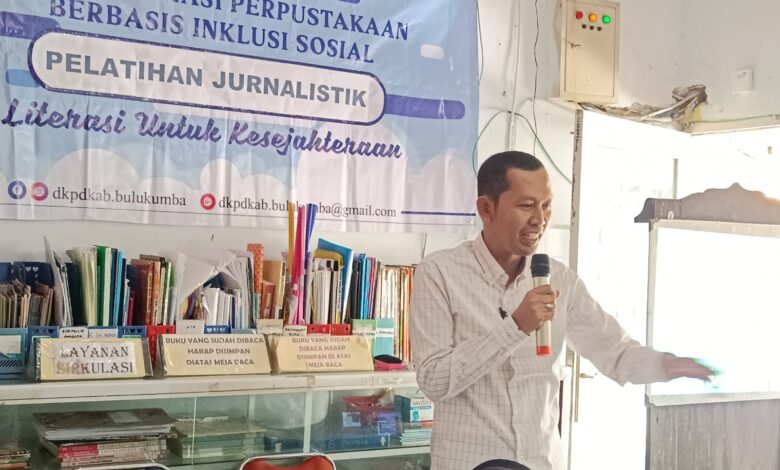Penyandang Disabilitas Belajar Jurnalistik di Perpustakaan Bulukumba
