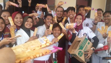 Sebatang Coklat, Tanda Cinta Untuk Atlet Kempo Makassar