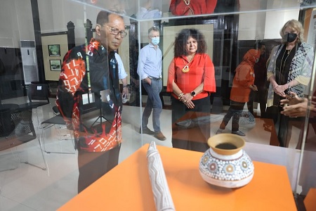 Wali Kota Danny Dampingi Senator Malarndirri McCarthy Kunjungi Museum Kota Makassar
