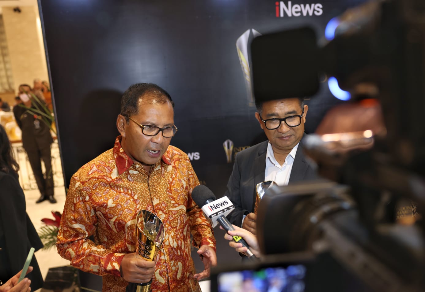 Dianggap Sukses Bangun Ekonomi Berkelanjutan, Danny Pomanto Terima Penghargaan Indonesia Award 2022