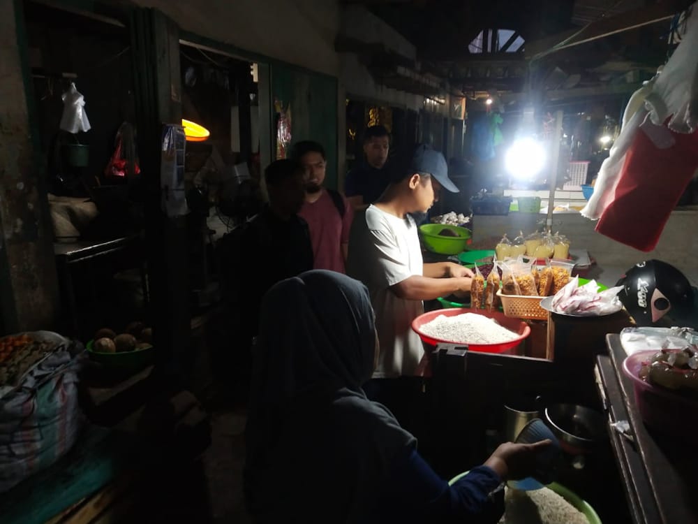 Sembari Olahraga, Gubernur Andi Sudirman Pantau Harga Bahan Pokok di Pasar Sawah