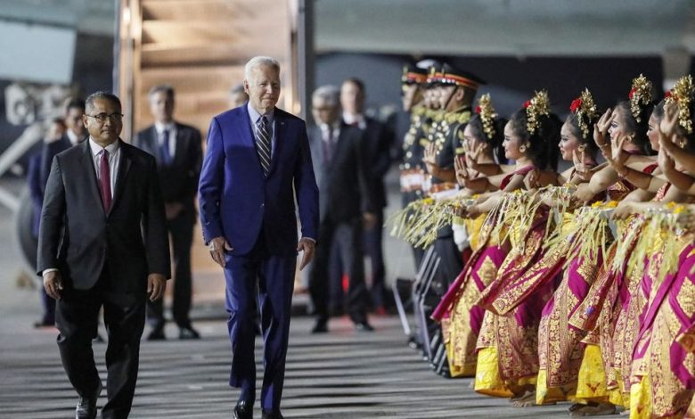 Polisi Tangkap Perempuan Asal Cimahi Jelang Iring-iringan Joe Biden Menuju Lokasi G20