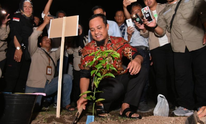 Kembalikan Kejayaan Jeruk Selayar, Gubernur Andi Sudirman Tanam Bibit Jeruk Keprok yang ke-100 Ribu