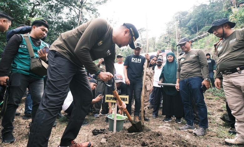 Pemkab Gowa Tanam 70.200 Pohon di Lokasi Hutan Kritis
