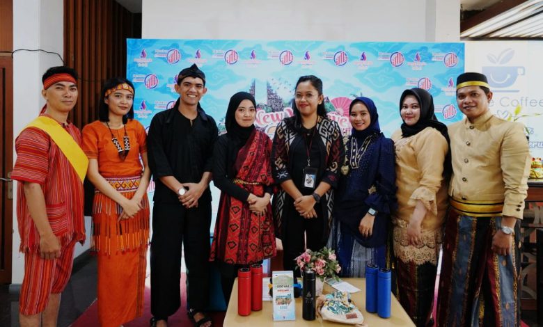 Sambut Malam Tahun Baru Aerotel Smile Angkat tema “Wonderland Nusantara”
