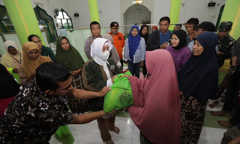 Ketua TP PKK Kota Makassar Beri Bantuan