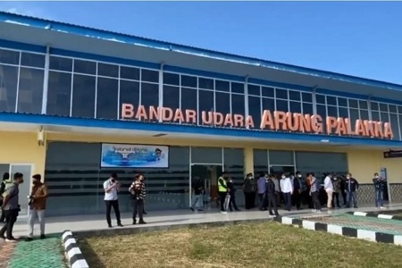 Percepat Pengoperasian Bandara Arung Palakka, Andi Fahsar Minta Mulai Desember