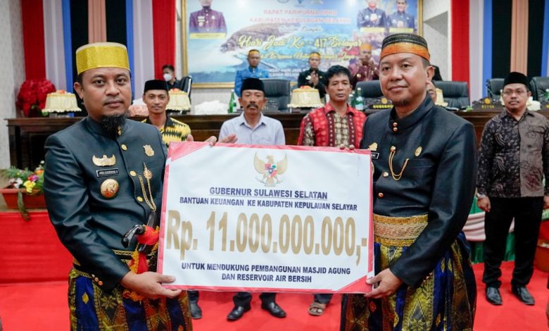 Gubernur Andalan Beri Bantuan Keuangan Provinsi Untuk Pemkab Selayar Rp11 Miliar