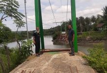 Ditarget Selesai Bulan Ini, Pembangunan Jembatan Gantung Desa Polewali Kajuara Dipercepat