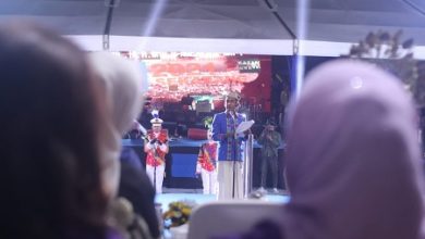 Rudianto Lallo Bacakan Sejarah Makassar Kenakan Baju Adat Toraja