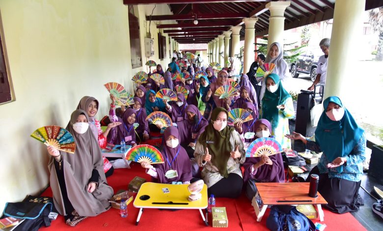 Dinas Pariwisata dan PKK Sulsel Gelar Program Membatik Goes to School di Benteng Rotterdam