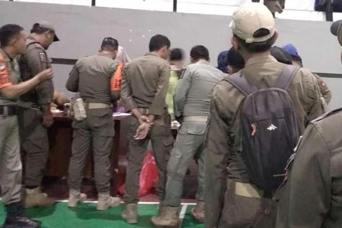 Pasukan Satpol PP Sulsel Didadak Tes Urine